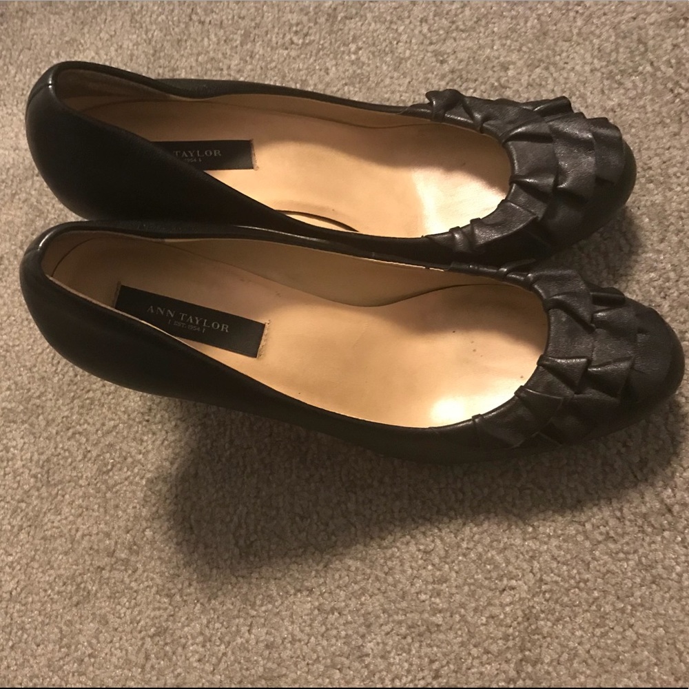 Ann Taylor Leather Ruffle Pumps